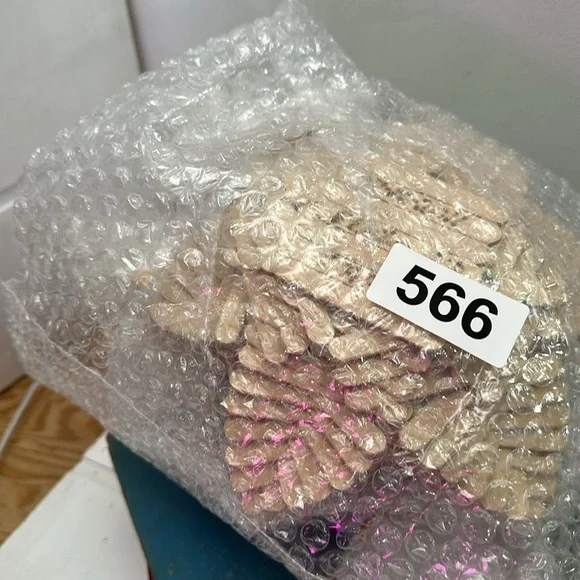 Tramp-art inspired Star-Shaped Wooden Candle Holders - Picture 7 of 8